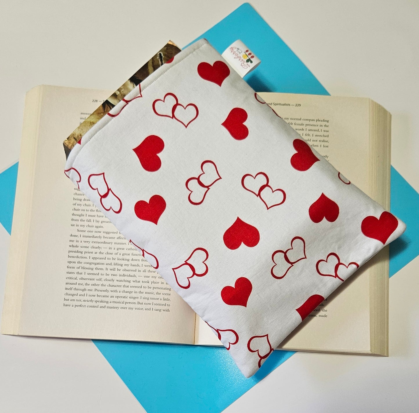 Love and Hearts book sleeve for book lovers