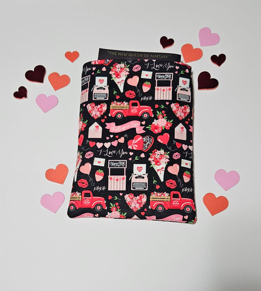 'Falling in Love' Book Sleeve, Book protector, book sleeves, Gift for book lovers, bookish