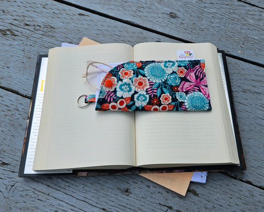 "Night Time Gardens" Reading glasses Fabric Case with keychain loop